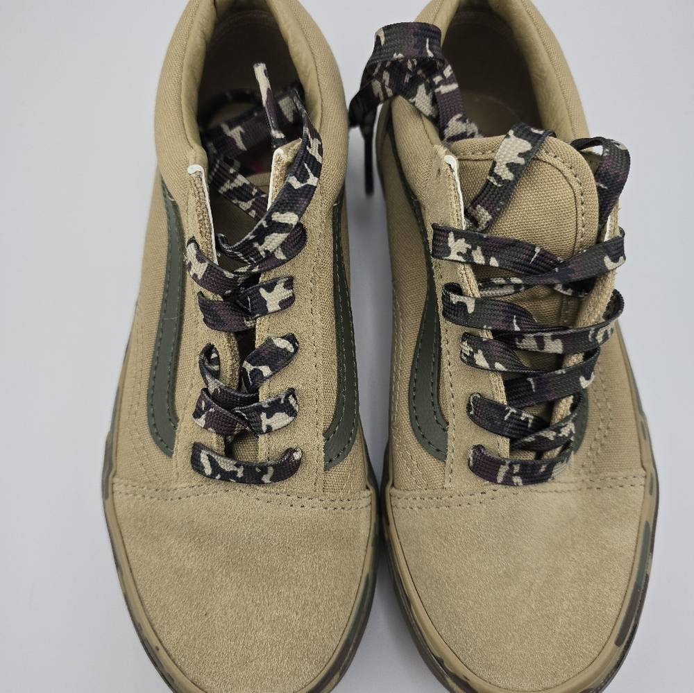 VANS - Kids Shoes Size 2y- Brand New